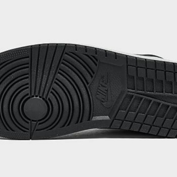 Jordan 1's - Picture 6 of 6